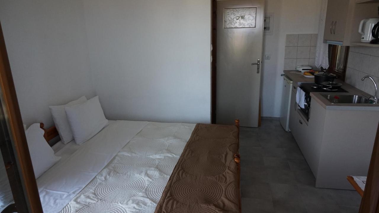 Stella Rooms Kardhamili Exterior foto